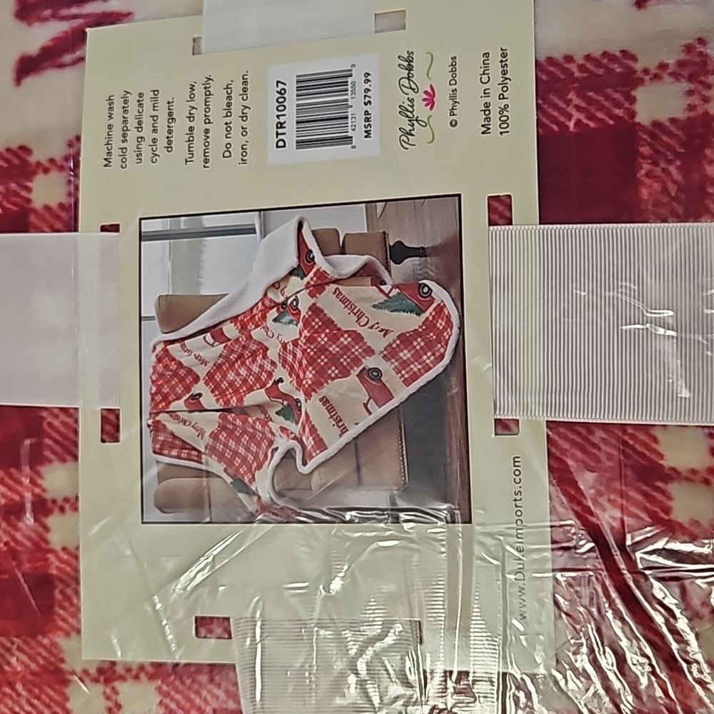 NIP Merry Christmas Regal Comfort Flannel Throw - Picture 2 of 3